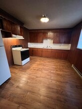 1244 Crewdson Dr in Bowling Green, KY - Foto de edificio - Building Photo