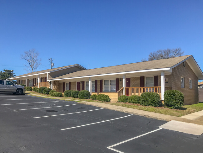 Westwood Apartments in Warner Robins, GA - Building Photo - Building Photo