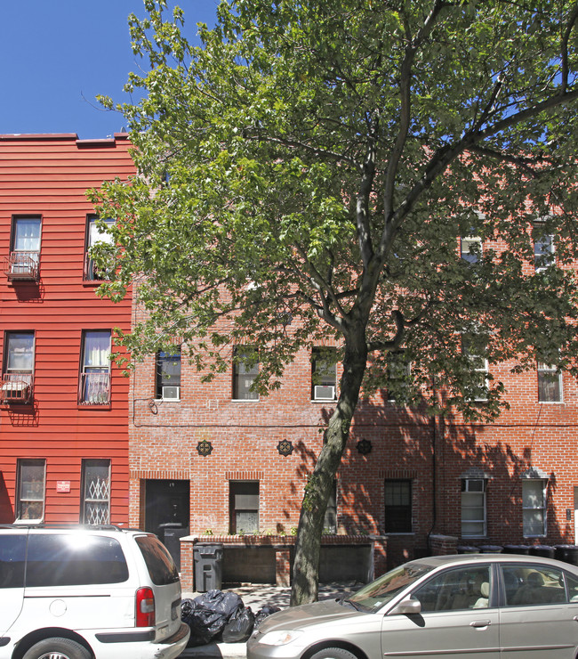 19 Park St in Brooklyn, NY - Building Photo - Building Photo