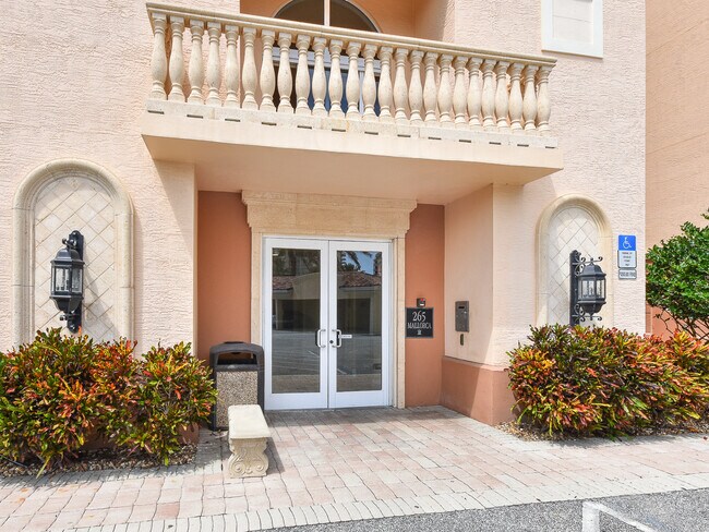 265 Minorca Beach Way in New Smyrna Beach, FL - Foto de edificio - Building Photo
