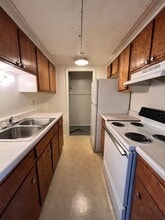 Hillcrest Apartments in Junction City, KS - Foto de edificio - Interior Photo