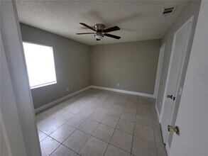 9819 River Pines Ct in Orlando, FL - Building Photo - Building Photo