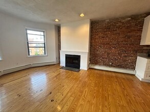 774 Columbus Ave, Unit 1 in Boston, MA - Foto de edificio - Building Photo