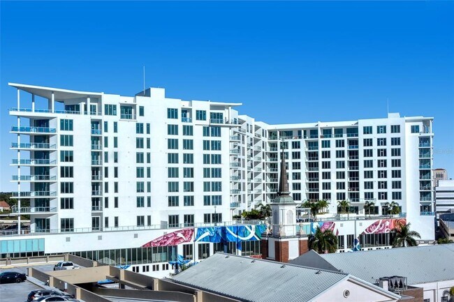 111 S Pineapple Ave in Sarasota, FL - Building Photo - Building Photo