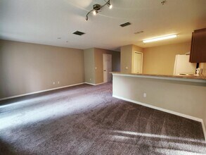 117 Glowing Peace Ln in Orlando, FL - Building Photo - Building Photo