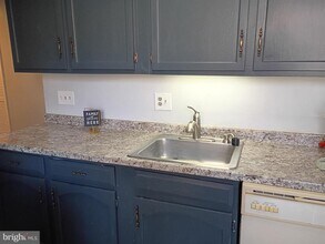 3331 Huntley Sq Dr in Temple Hills, MD - Building Photo - Building Photo