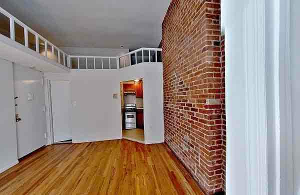 property at 140 W 82nd St
