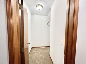 167 S Jackson St in Janesville, WI - Building Photo - Building Photo