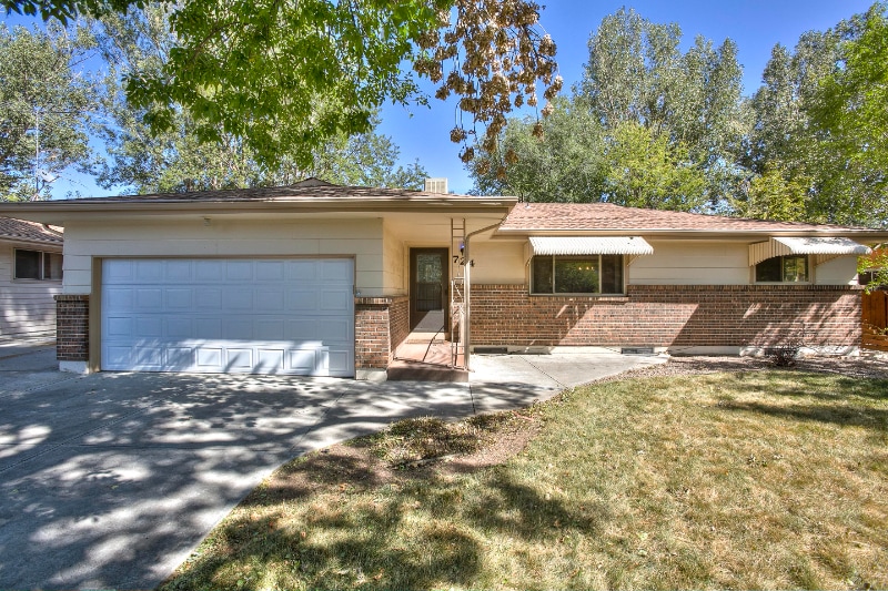 724 Kimball Rd in Fort Collins, CO - Foto de edificio