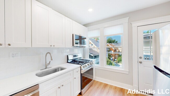 21 Magnus Ave in Somerville, MA - Foto de edificio - Building Photo