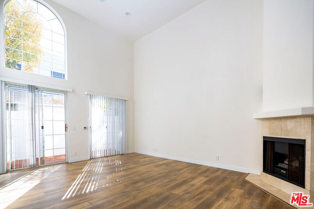 1338 Yale St in Santa Monica, CA - Foto de edificio