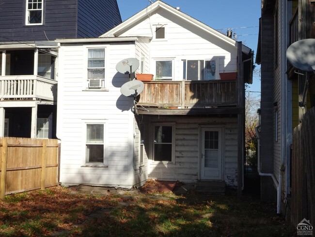 349 State St in Hudson, NY - Building Photo - Building Photo