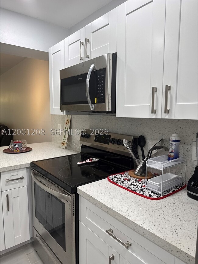 1102 Bahama Bend