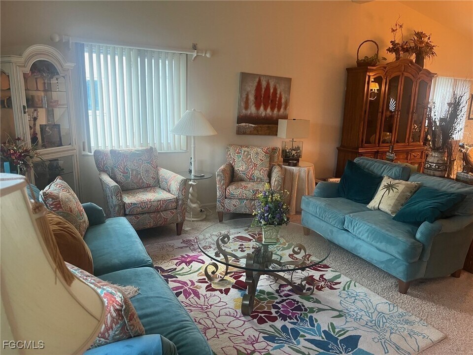 13191 Oakmont Dr in Ft. Myers, FL - Building Photo