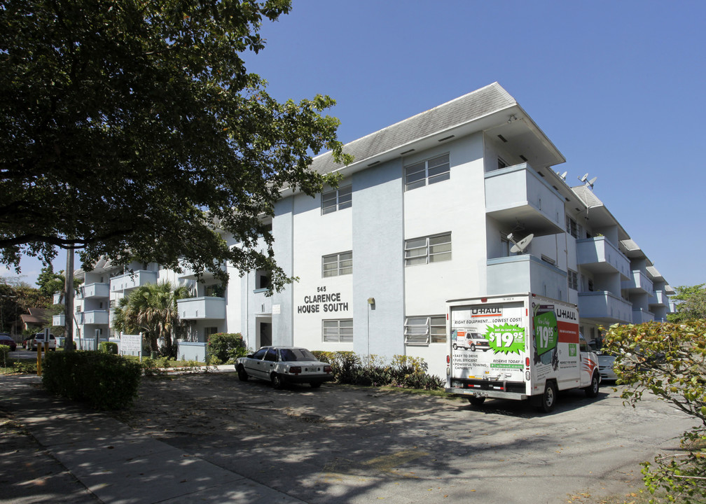 Clarence House in North Miami, FL - Building Photo