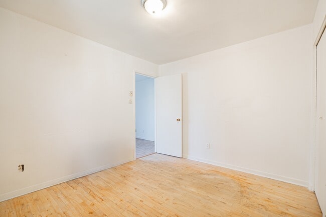 411 Av. Copernic in Laval, QC - Building Photo - Building Photo