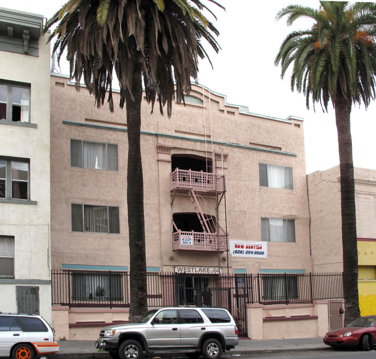 Westlake Apartments in Los Angeles, CA - Foto de edificio