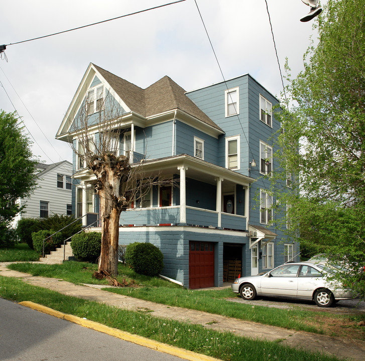 302 N Eighth St in Princeton, WV - Foto de edificio