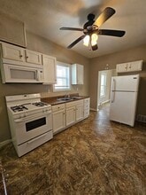 208-210 13th Ave in Moline, IL - Building Photo - Building Photo