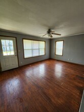 1718 12th St in Charleston, IL - Building Photo - Building Photo