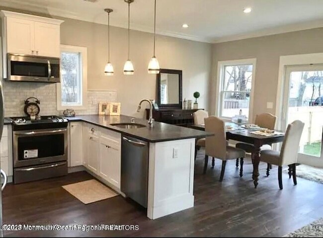 248 Drs James Parker Blvd in Red Bank, NJ - Building Photo - Building Photo