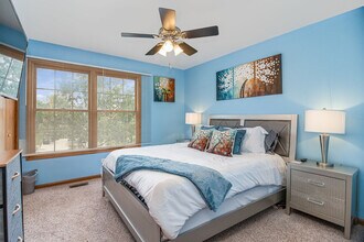 8057 Mason Ln in Woodridge, IL - Foto de edificio - Building Photo