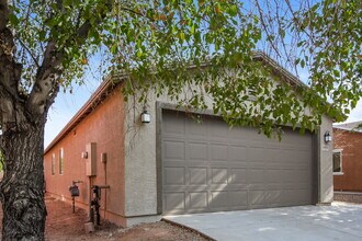 5093 E Kittentails Dr in Tucson, AZ - Building Photo - Building Photo