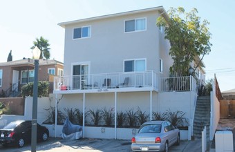 Amherst Manor Apartments in San Diego, CA - Foto de edificio - Building Photo