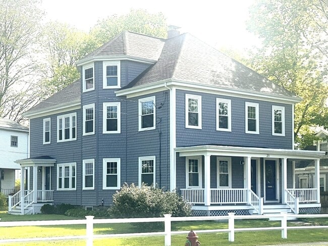 property at 21 Courtland St