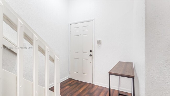 20820 San Simeon Way in Miami, FL - Building Photo - Building Photo