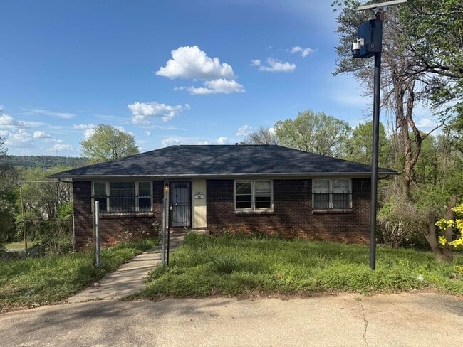 property at 1816 Doman Cir