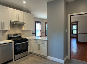 183 College Ave, Unit 2 in Somerville, MA - Building Photo - Building Photo