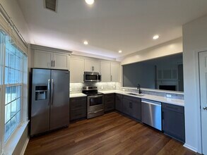 6617 Rothchild Dr in Charlotte, NC - Foto de edificio - Building Photo