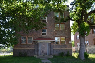 6Th And Hickman Apartments in Des Moines, IA - Building Photo - Building Photo