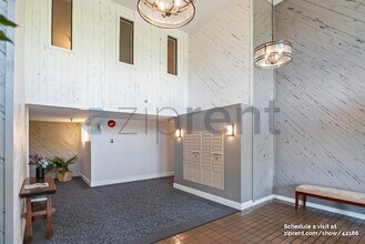 400 Ortega Ave in Mountain View, CA - Foto de edificio - Building Photo