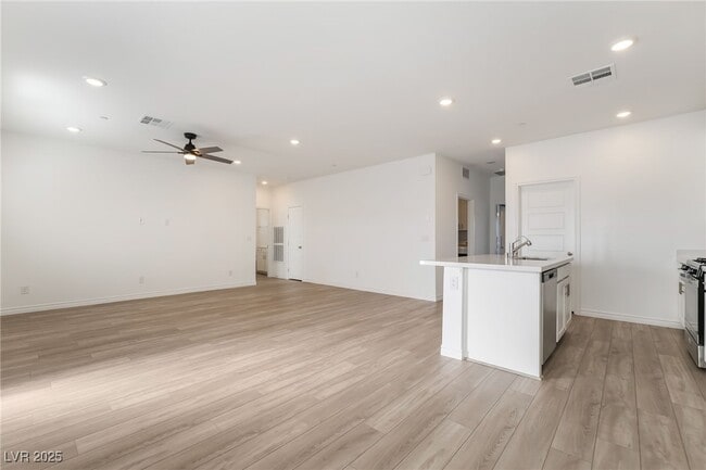 property at 288 Whitney Crst St