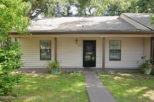 909 Candlebrook Ln in Brooksville, FL - Building Photo