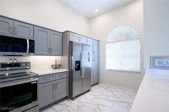 661 Windsurf Ln in Naples, FL - Building Photo - Building Photo