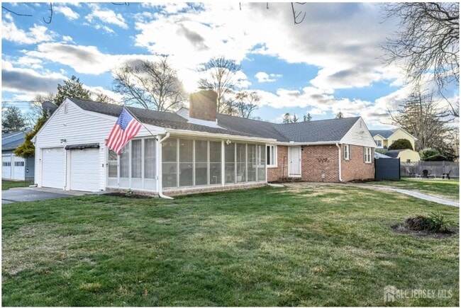 12 Davison Rd in East Windsor, NJ - Building Photo - Building Photo