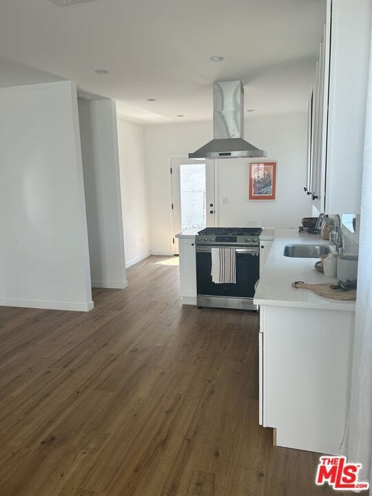 5724 S Manhattan Pl in Los Angeles, CA - Building Photo - Building Photo