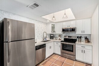 117 W 10th St, Unit 10th and Ash condo 117 in Tempe, AZ - Building Photo - Building Photo