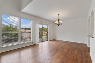 1821 Westlake Dr in Austin, TX - Building Photo - Building Photo