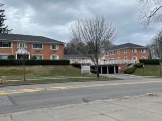 Hillside Manor Apartments Photo