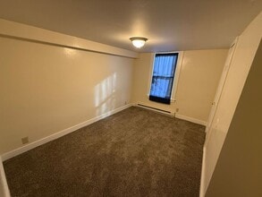 165 Pleasant St in Southbridge, MA - Building Photo - Building Photo