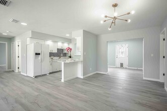 5307 17th Ave W in Bradenton, FL - Building Photo - Building Photo