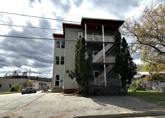 39 Kimball Ave, Unit B
