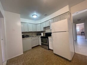 36-05 215th Pl in Queens, NY - Building Photo - Building Photo