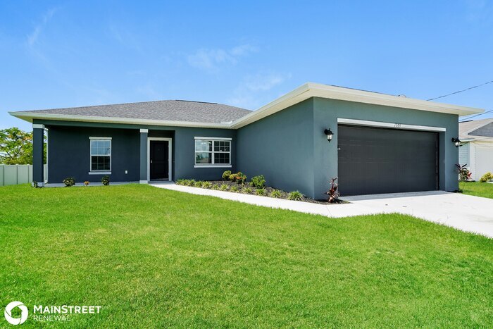 1705 NW 12th St in Cape Coral, FL - Foto de edificio