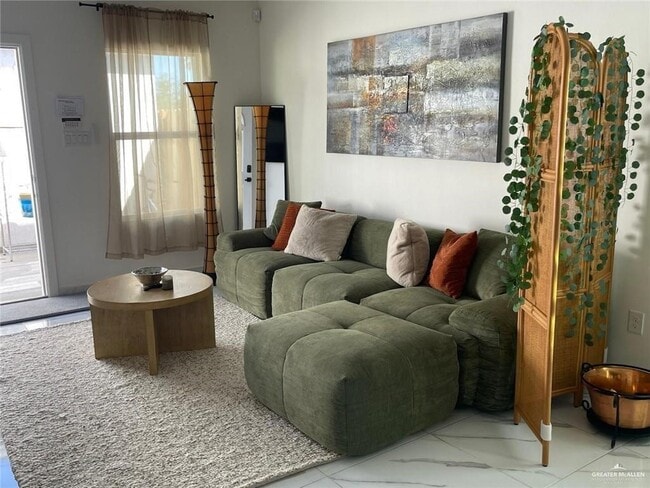 9 Buccaneer Dr in Hidalgo, TX - Building Photo - Building Photo