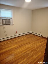 56 Mozart St in West Hartford, CT - Building Photo - Building Photo